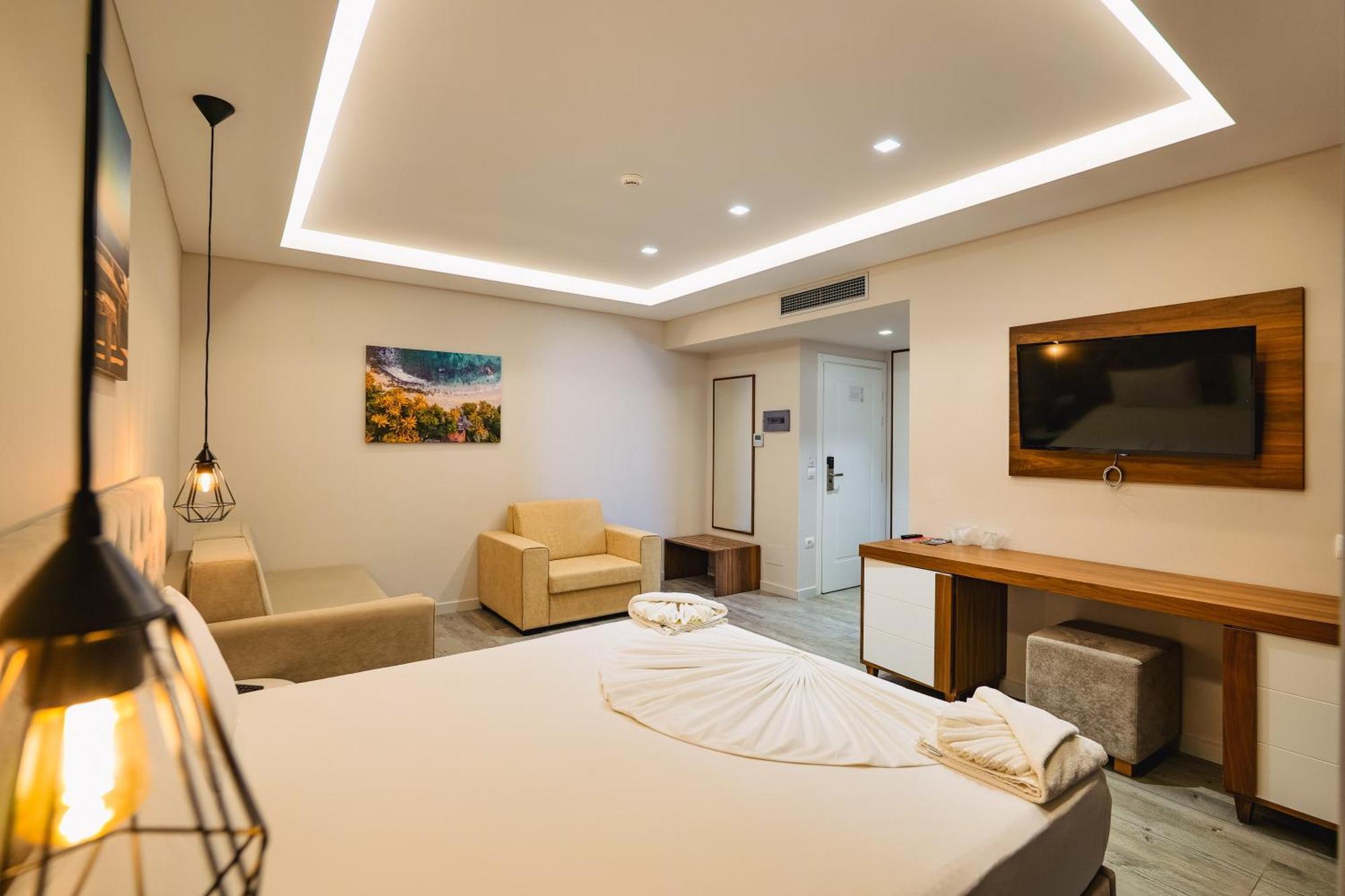 L'Amo Del Mare Hotel Ksamil Ngoại thất bức ảnh