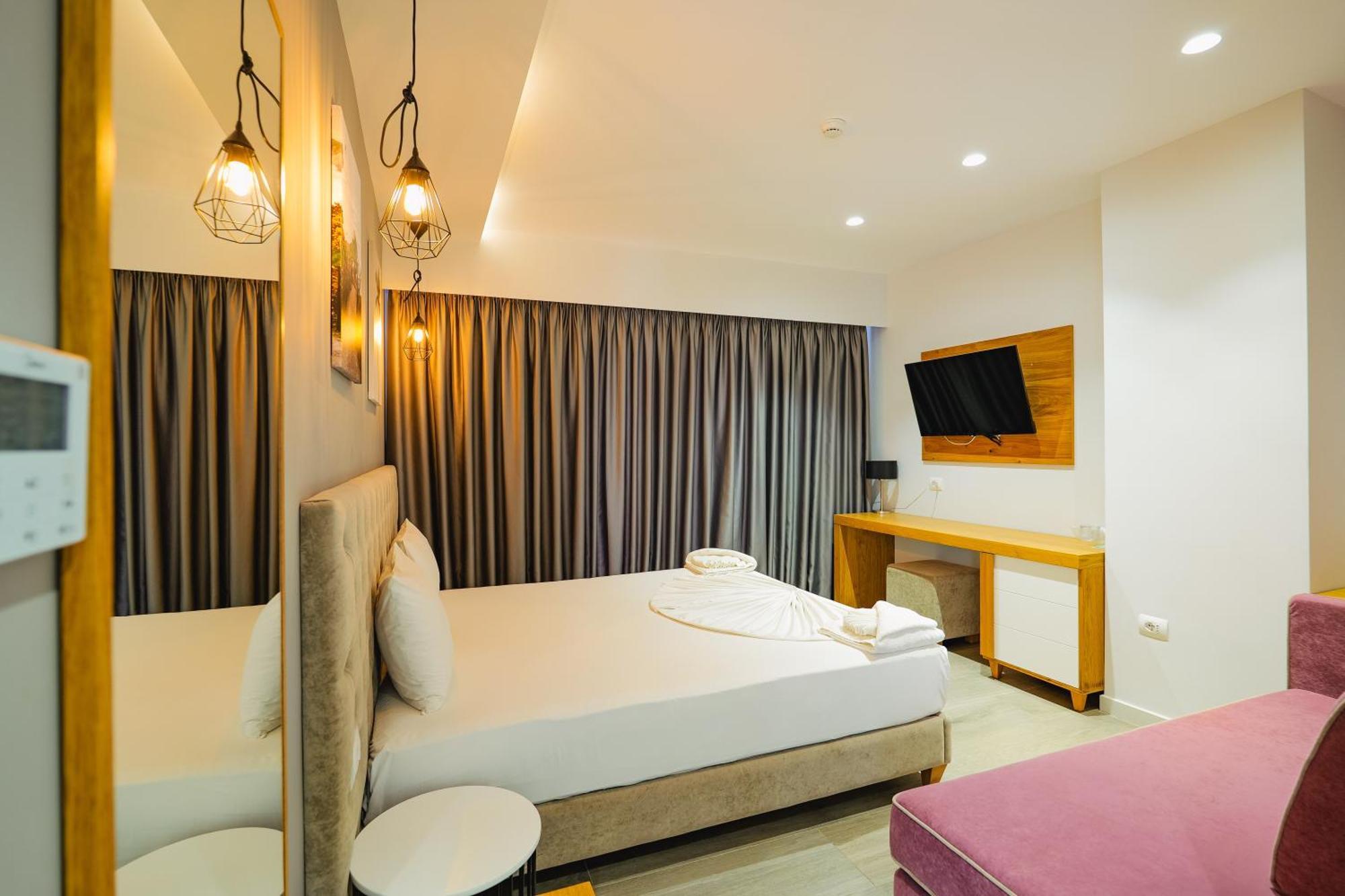 L'Amo Del Mare Hotel Ksamil Ngoại thất bức ảnh